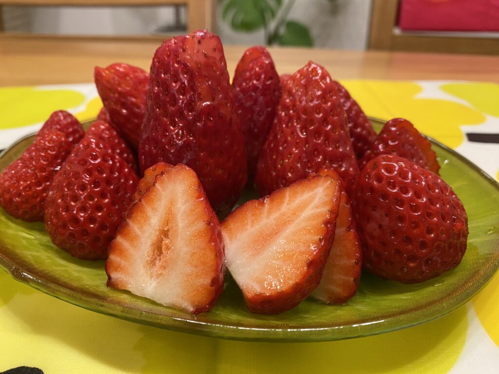 埼玉の志宝「あまりん」と3種の苺