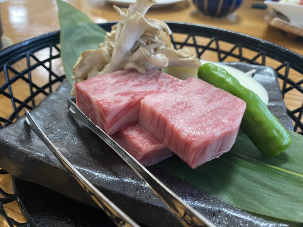 ユングパルナス、【プレミアムプラン】新潟和牛A5・中トロ・牡丹エビの刺身・南魚沼産コシヒカリを堪能コースのA5ランクの和牛