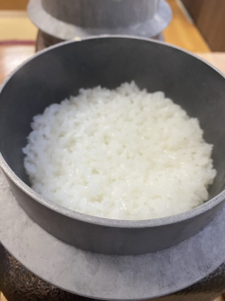 炊き立ての南魚沼産コシヒカリ