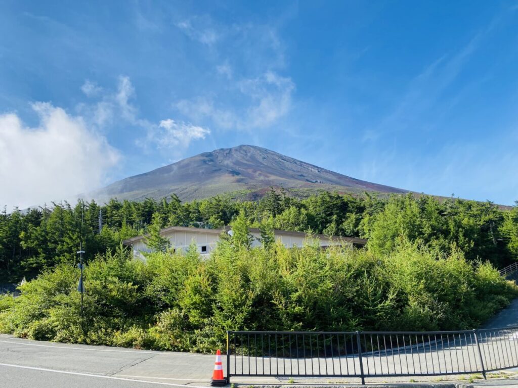 富士山5合目駐車場からのぞむ富士山