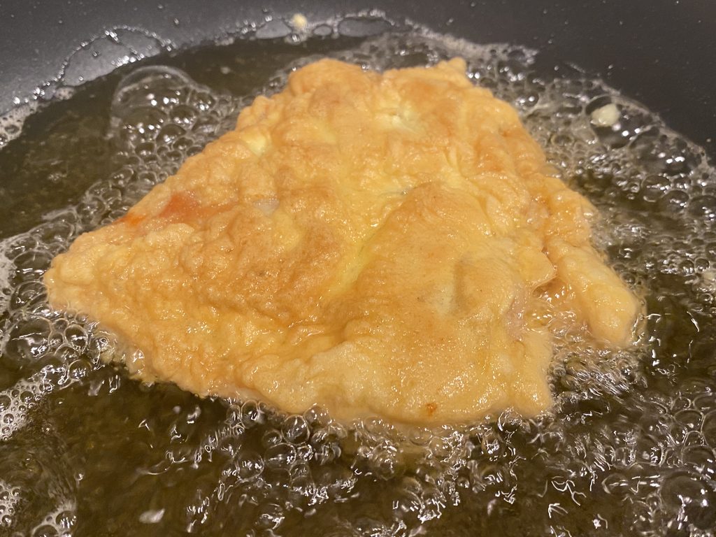 片面を揚げた様子