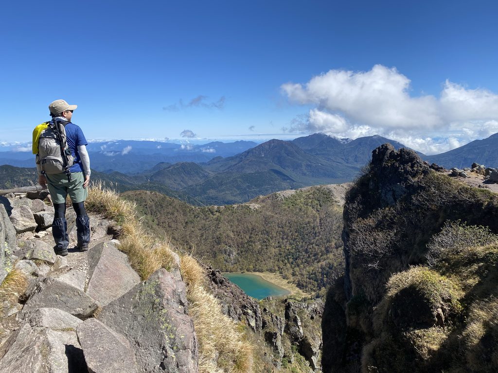 日光白根山山頂からの五色沼