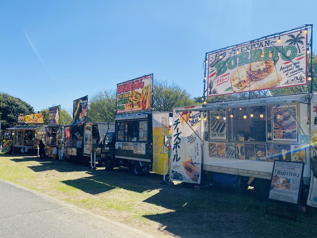 ひたち海浜公園のキッチンカー出店の様子