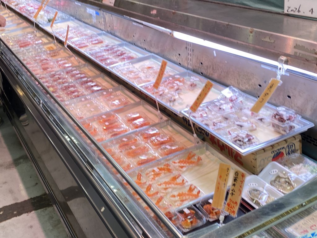 味勝手丼のネタが並んでいる様子