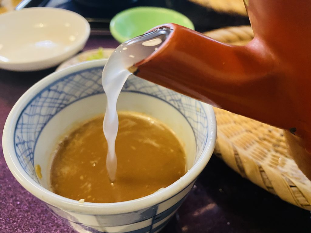 秩父のくるみ蕎麦の名店「田中屋」さんのとろとろのそば湯